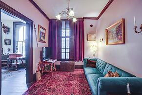 Vintage Apartment in Historic Downtown La Porte!