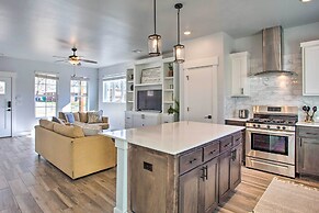 Stylish OKC Farmhouse w/ Garden - Close to OU