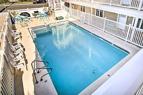 Wildwood Ground-floor Condo w/ Community Pool