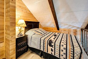 Secluded Garden Valley Cabin w/ Deck & Views!