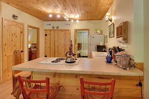 Idyllic Murphy Hideaway w/ Multi-level Deck!