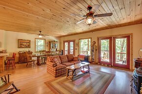 Idyllic Murphy Hideaway w/ Multi-level Deck!