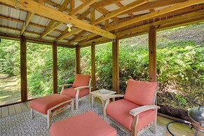 Idyllic Murphy Hideaway w/ Multi-level Deck!