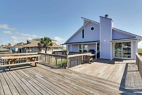 Canal-front Galveston Home: Fishing On-site!