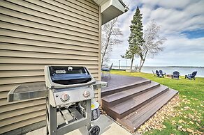 Houghton Lake Cottage w/ New Private Deck!