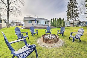 Houghton Lake Cottage w/ New Private Deck!