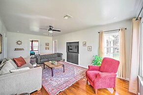 Lake Eufaula Retreat w/ Fire Pit, Near Main St!