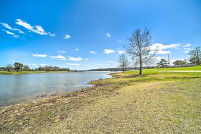 Lake Eufaula Retreat w/ Fire Pit, Near Main St!