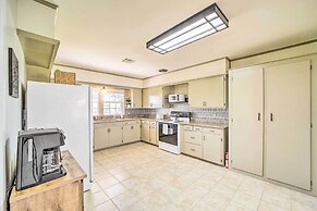 Lake Eufaula Retreat w/ Fire Pit, Near Main St!