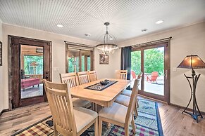 Quiet Lakeside Cabin: Patio & Stunning Views!