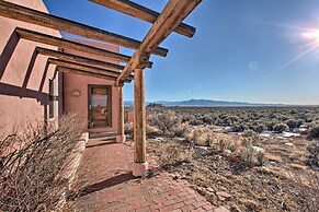 Southwest Home w/ 360-degree Mtn View, Ski Nearby!