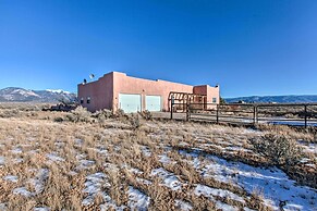 Southwest Home w/ 360-degree Mtn View, Ski Nearby!