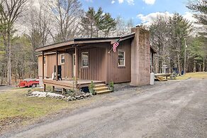 Catskills Getaway w/ Hot Tub on 45 Acres!