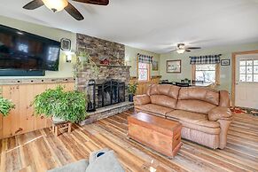 Catskills Getaway w/ Hot Tub on 45 Acres!