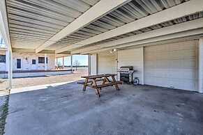 Spacious Krum Home 55 Mi to Dallas!