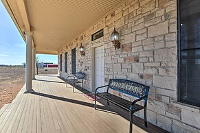 Spacious Krum Home 55 Mi to Dallas!