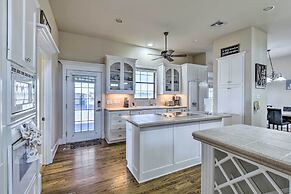 Spacious Krum Home 55 Mi to Dallas!