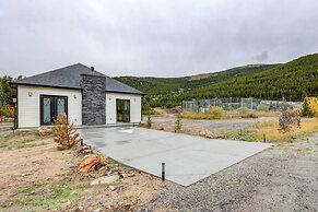 Romantic Mountain Retreat w/ Scenic Views!