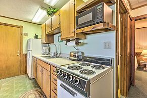 Waterfront Glenn Lake Condo: Gas Grill & Views