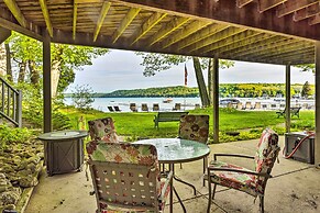 Waterfront Glenn Lake Condo: Gas Grill & Views