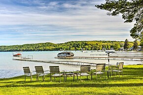 Waterfront Glenn Lake Condo: Gas Grill & Views