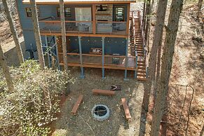 Serene Broken Bow Cabin w/ Hot Tub & Fire Pit!