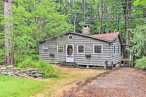 Trails & Creek On-site: Tranquil Greentown Cabin