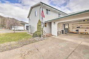 Kooskia Sanctuary w/ Patio, Fire Pit & Grill!