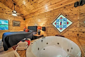 Secluded Studio w/ Deck ~ 8 Miles to Beaver Lake!