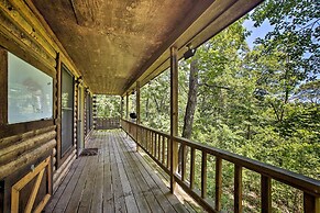 Secluded Studio w/ Deck ~ 8 Miles to Beaver Lake!