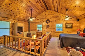 Secluded Studio w/ Deck ~ 8 Miles to Beaver Lake!