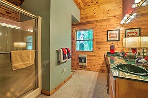 Secluded Studio w/ Deck ~ 8 Miles to Beaver Lake!