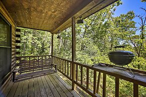 Secluded Studio w/ Deck ~ 8 Miles to Beaver Lake!