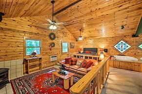 Secluded Studio w/ Deck ~ 8 Miles to Beaver Lake!