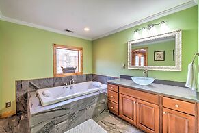 22-acre Home on Bourbon Trail w/ Sunroom!