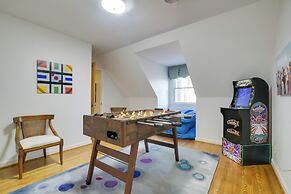 Peaceful Durham Retreat on Pond With Huge Deck!