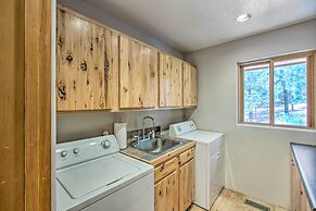 Stunning Angel Fire Cabin w/ Hot Tub & 3 Decks!