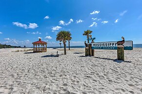 Charming Gulfport Escape: Half-mile to Beach!