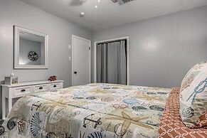 Charming Gulfport Escape: Half-mile to Beach!