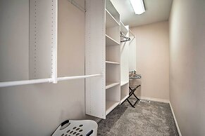 Sleek Escape w/ Balcony < 1 Mi to 5th Avenue!