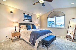 Sleek Escape w/ Balcony < 1 Mi to 5th Avenue!