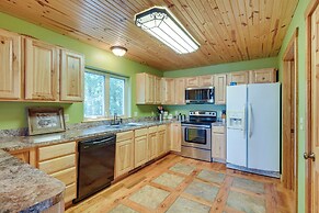 Spacious Log Cabin in Fairland, 1 Mi to Grand Lake
