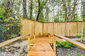 Renovated Carrboro House With Deck & Fire Pit!