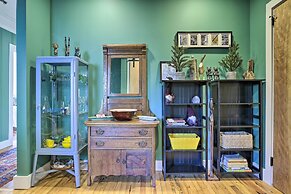 Renovated Carrboro House With Deck & Fire Pit!