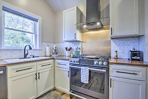 Renovated Carrboro House With Deck & Fire Pit!