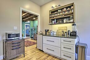 Renovated Carrboro House With Deck & Fire Pit!