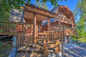 Wild Huckleberry Alpine Cabin: Fireplace & Deck!