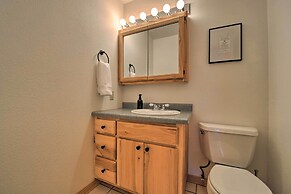 Wild Huckleberry Alpine Cabin: Fireplace & Deck!