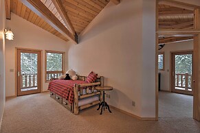 Wild Huckleberry Alpine Cabin: Fireplace & Deck!