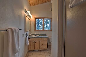 Wild Huckleberry Alpine Cabin: Fireplace & Deck!